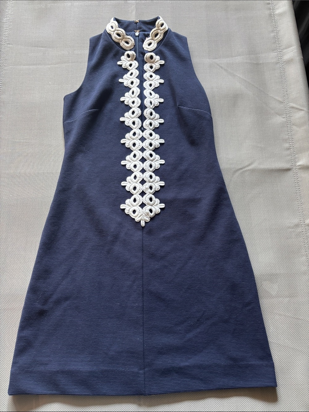 Lilly Pulitzer Navy sleeveless Dress with White Crochet Accents sz xxs
